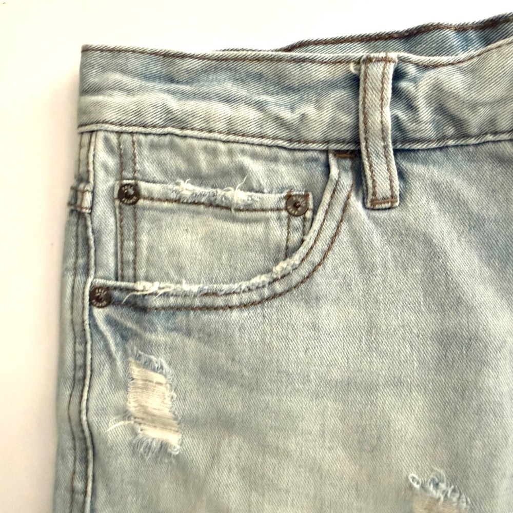 Free People Womens Light Wash Distressed Denim Cut Off Shorts Button Fly Size 27 - Picture 3 of 16